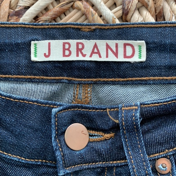 J Brand Curvy Fit Bootcut Jean in Pure - Picture 12 of 16